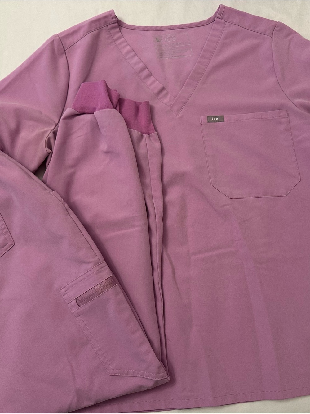 Figs Mauve V-Neck Scrub Set